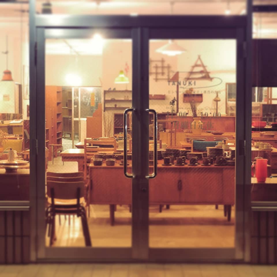 北欧家具tanuki店舗入口
